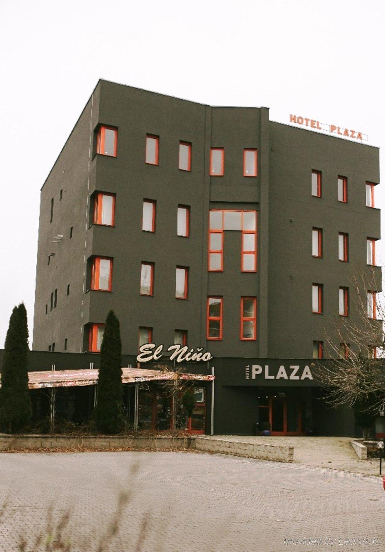 Hotel Plaza Млада-Болеслав Экстерьер фото