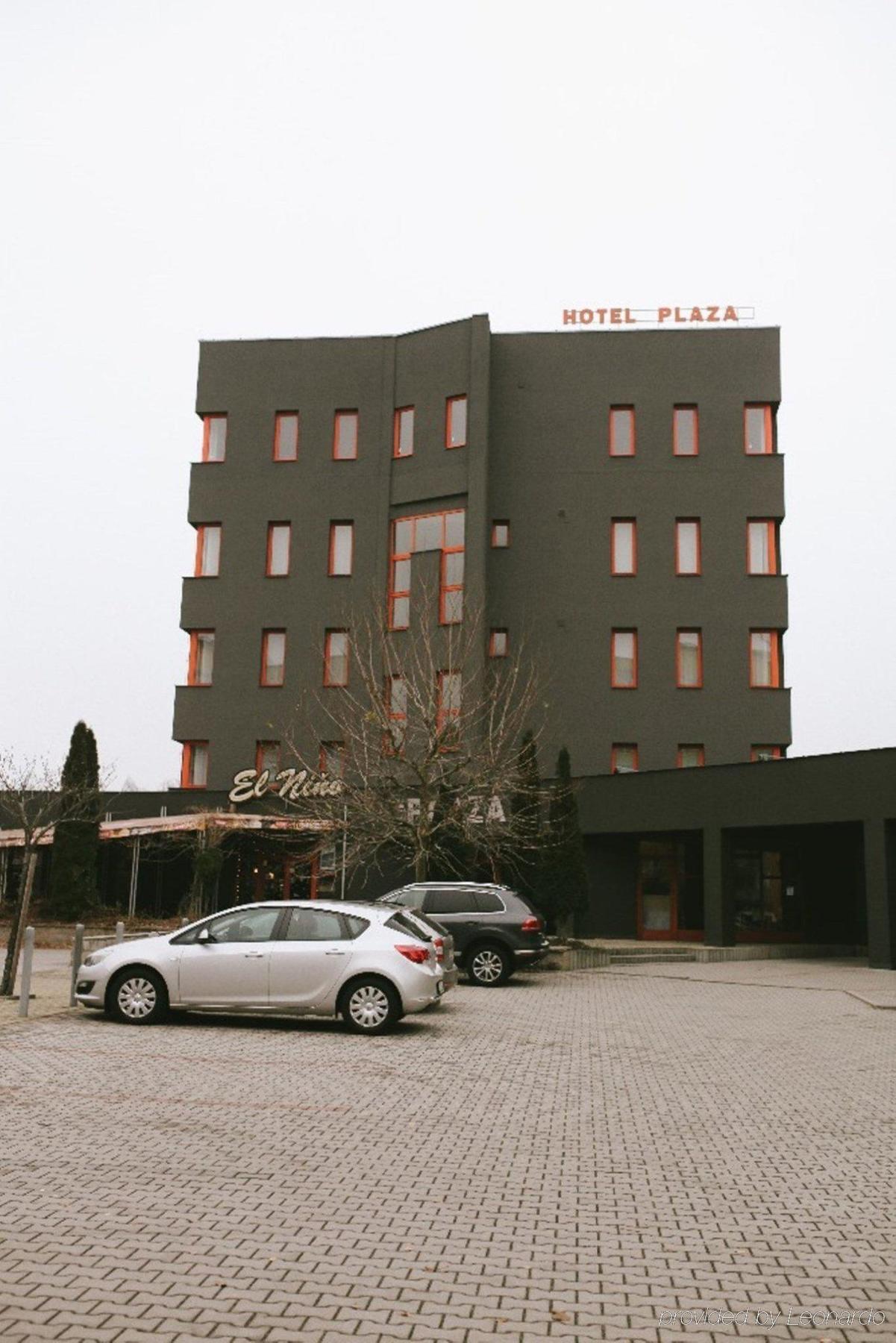 Hotel Plaza Млада-Болеслав Экстерьер фото